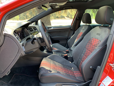Volkswagen Golf GTI TCR interior