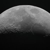 Mientras Artemis II busca cómo regresar a la Luna, hay quien ya se ha hecho millonario vendiendo parcelas lunares 