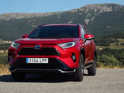 Nos aventuramos con el Toyota RAV4 Plug-in Hybrid: ¿el mejor SUV híbrido enchufable del mercado? 