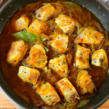 No es ni asturiana ni vasca, pero es una receta de bonito perfecta para el verano con un toque muy andaluz 