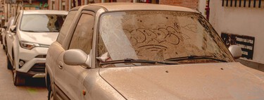 Me he dado cuenta de que es mejor utilizar una solución casera para limpiar los cristales del coche que dejarme el dinero en productos milagrosos