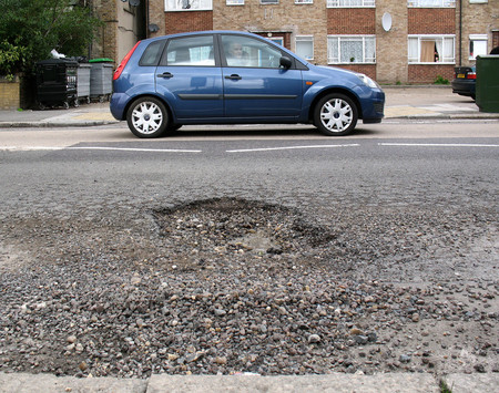 Drones para reparar baches, no es una idea utópica, es un proyecto británico ya en marcha
