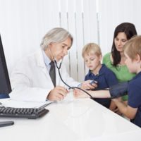 Cómo proteger a nuestros hijos de la hipertensión