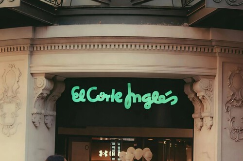 El outlet de El Corte Inglés se pone en modo Navidad y arrasa con los manteles más bonitos para transformar nuestra mesa