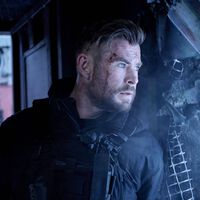 Es uno de los mejores thrillers criminales del año, con Chris Hemsworth al frente, y ya lo puedes ver en streaming 