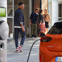 España vuelve a tener ayudas a la compra de coches eléctricos, pero siguen con un grave problema. Portugal sabe la solución: deberían ser directas 
