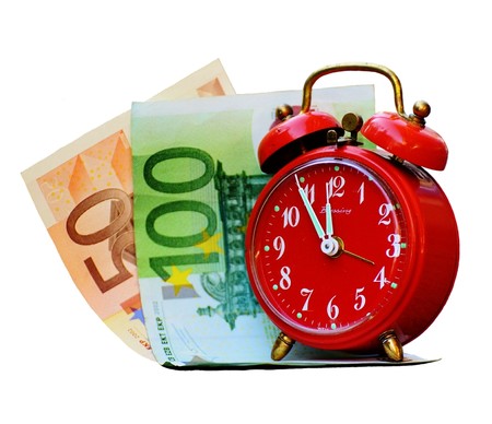 Pasos iniciales en el Congreso para eliminar el uso del dinero efectivo en España, pero no todo es el camino de rosas electrónicas que algunos presuponían