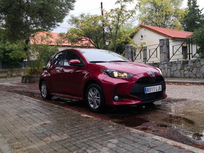 Probamos el nuevo Toyota Yaris Electric Hybrid y descubrimos un giro radical respecto a la versión anterior