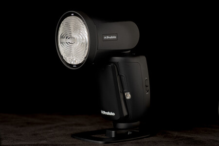 Profoto A10, análisis: el pequeño flash profesional que permite trabajar con los iPhone de última generación