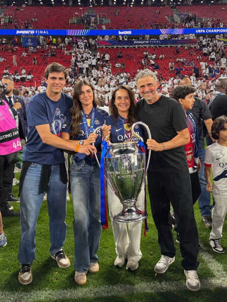Tras La Victoria Del Psg Para Luis Enrique Vuelve A Aflorar El Recuerdo De Su Hija Xana Fallecida A Los 9 Anos