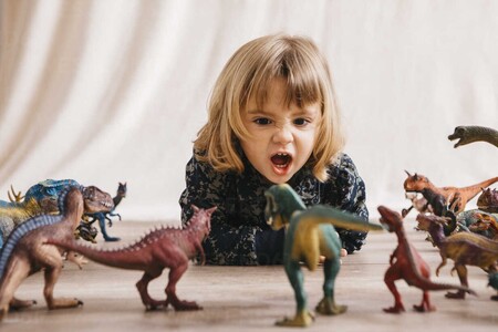 En 50 años, 75 estudios sugieren que los niños y niñas no han cambiado sus preferencias por los juguetes (como los monos)