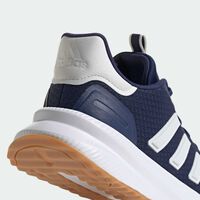Las zapatillas Adidas que llevan los que buscan comodidad, por fin en liquidación en el outlet de la marca baratísimas