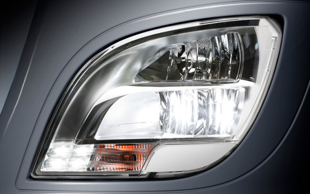 Hella presenta sus faros de ledes para camiones de DAF Trucks