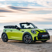 El nuevo MINI Cabrio ya está disponible: la versión a cielo abierto del estiloso urbano arranca en los 26.300 euros