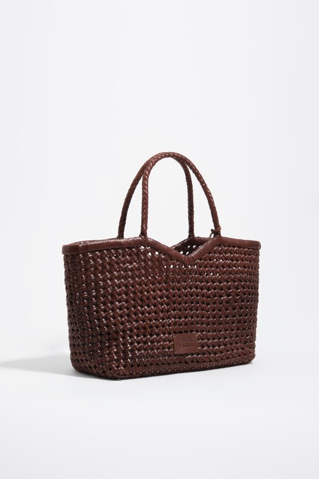 bolso trenzado marrón chocolate