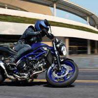 He probado el accesorio revolucionario más barato y simple de la historia de la moto para rodar en invierno… Y no sé cómo he podido vivir sin él por 26 euros 