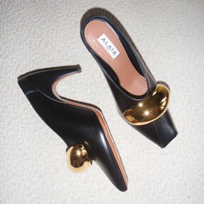 Llega el próximo lunes a Lidl el zapatero que pone orden a 12 pares de zapatillas, bailarinas y botas sin ocupar espacio