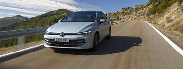 Probamos el Volkswagen Golf 8.5: el compacto más equilibrado del mercado va mejor que nunca, trae de vuelta los botones físicos y ahora es más barato