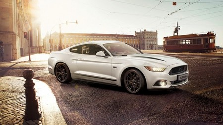 Ford Mustang Black Shadow Blue Edition 201632231 2