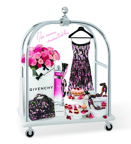 Los irresistibles deseos de Amanda Seyfried durante sus escapaditas a París para Givenchy