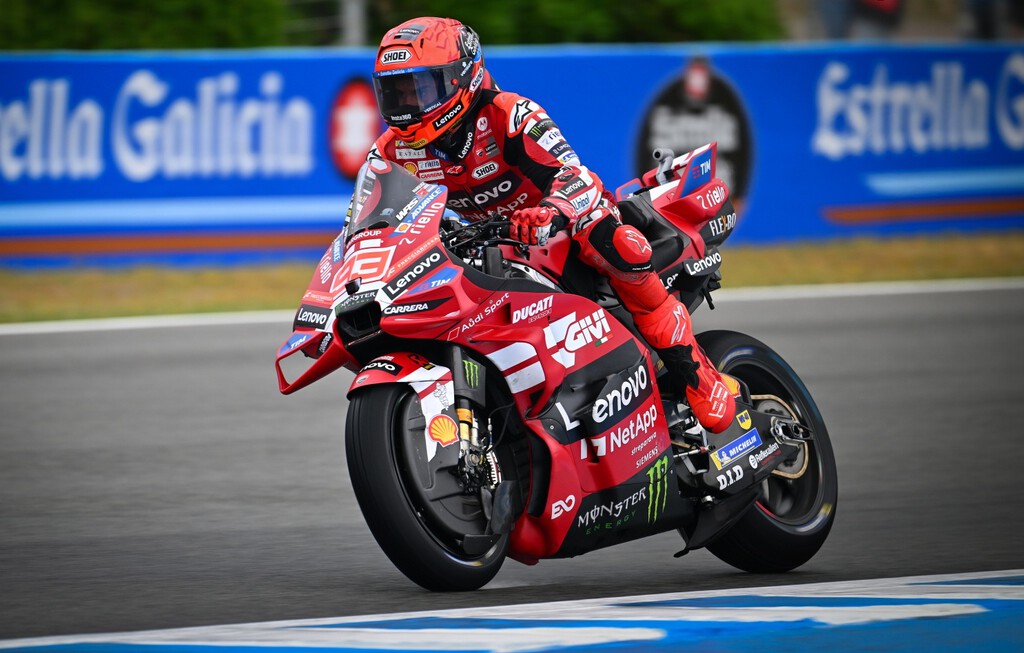 ¡Épico! Marc Márquez gana la loca Sprint de Jerez gracias a la caída más afortunada de la historia de MotoGP