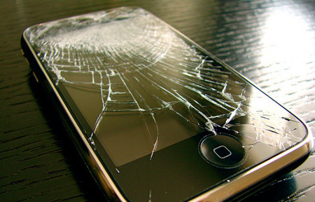 ¿Aceptamos el smartphone roto como animal de compañía?