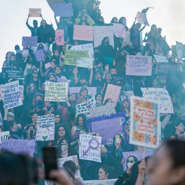 No celebramos nada pero el 8M seguimos recibiendo ese “Feliz día de la mujer”. Cómo contestar para transformarlo en una oportunidad de diálogo