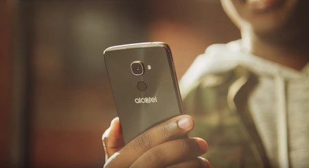 El Alcatel Idol 4 Pro con Windows 10 llega finalmente a Europa a un precio menor del esperado
