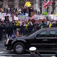 Joe Biden cambiará los 645.000 vehículos federales por coches eléctricos. Pero, ¿renunciará a La Bestia?