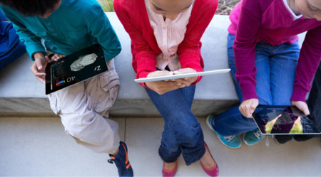 Apple extiende su oferta de contenidos y herramientas educativas alrededor del mundo