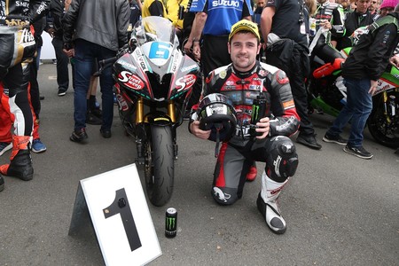 Michael Dunlop se hace con la primera victoria en Supersport del TT de la Isla de Man