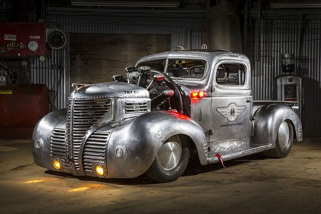 Esta es la Plymouth pickup de 1939 que quería ser un avión, con un motor radial y mucho más