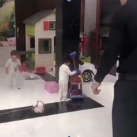 El vídeo de Ronaldo jugando con sus mellizos que reaviva el debate sobre los estereotipos de género