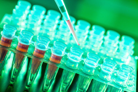 Este líquido inyectable ilumina las células cancerosas