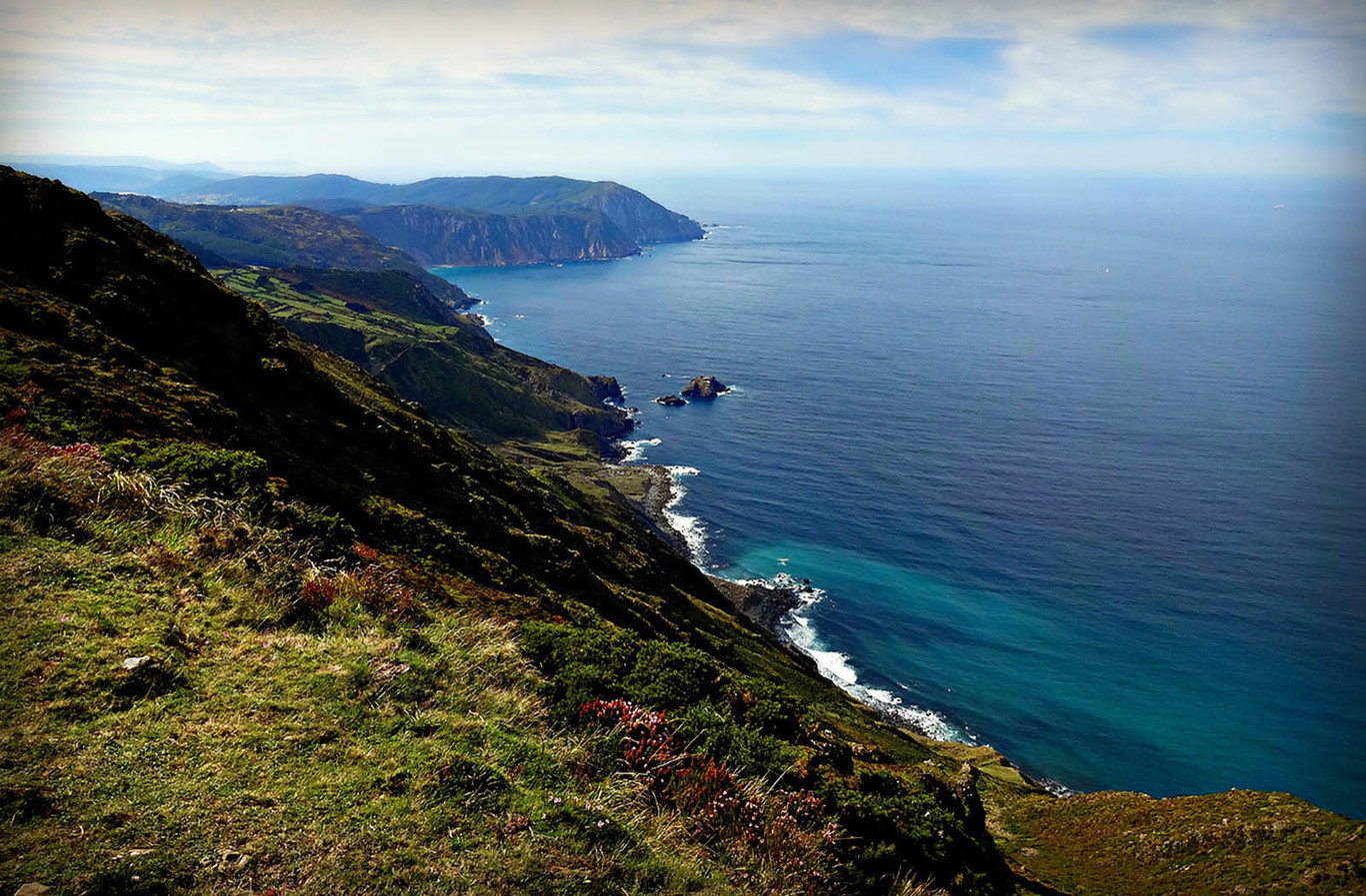 La mejor ruta en coche por los acantilados de la Cornisa Cantábrica
