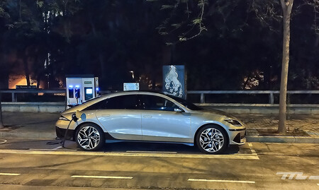Hyundai Ioniq 6 Cargando