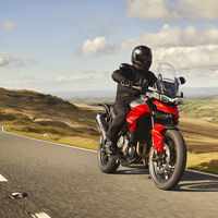 ¡Bomba! La Triumph Tiger 850 Sport llega para hacerse sitio entre las trail del carnet A2 con mucho equipamiento