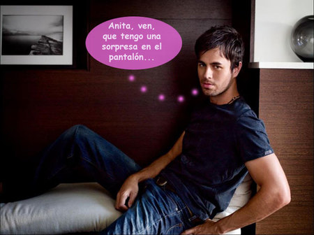 ¡El anillo de compromiso de Anna Kournikova y Enrique Iglesias no le cabe en el saco a Papá Noël!