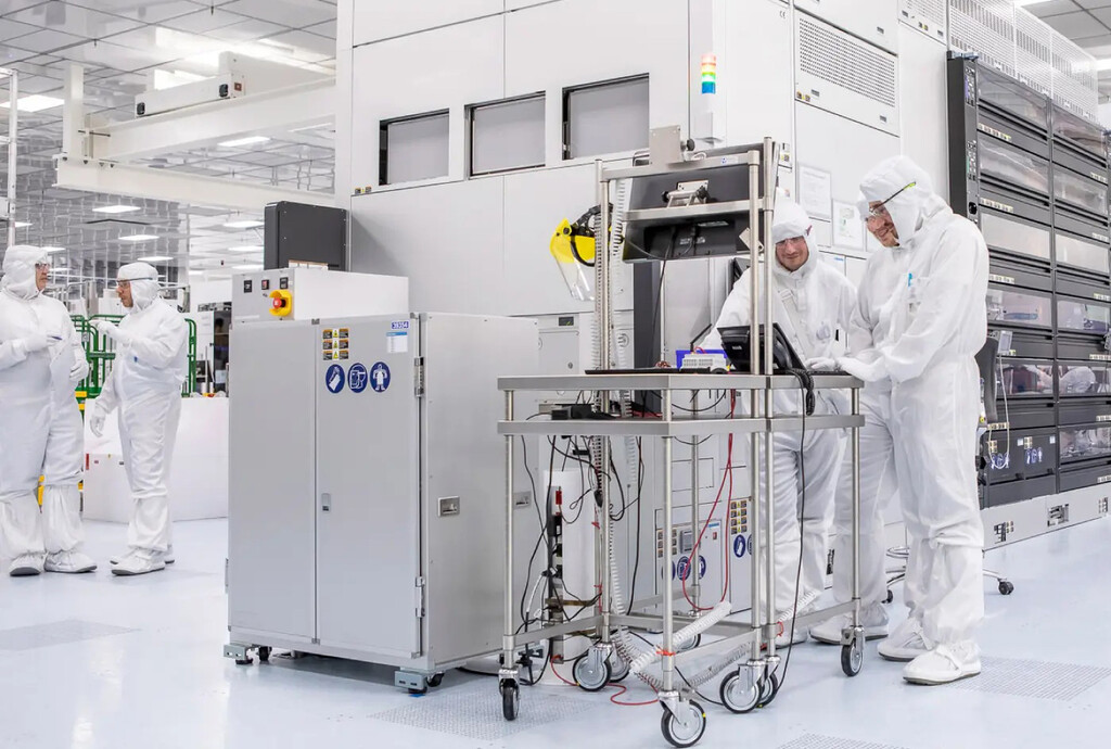 Así sí, Europa: el laboratorio de chips IMEC ha fabricado el primer cúbit con la máquina High-NA de ASML