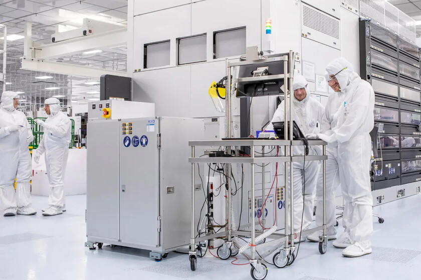 Así sí, Europa: el laboratorio de chips IMEC ha fabricado el primer cúbit con la máquina High-NA de ASML