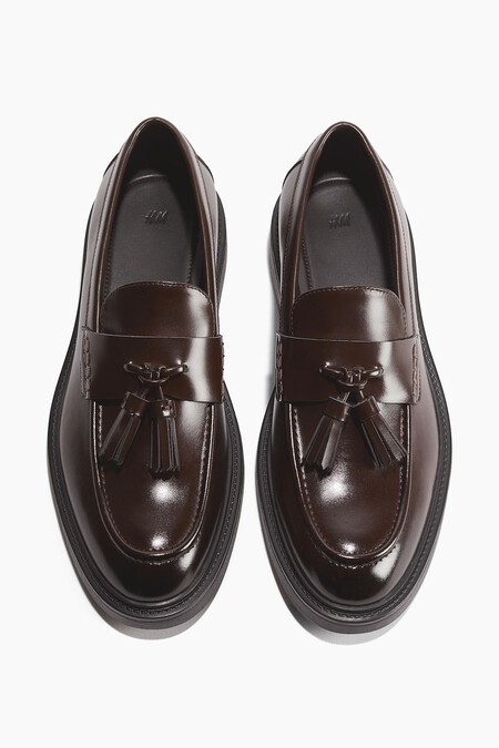 Tan Comodos Como Unas Zapatillas El Rey Felipe Vi Sabe Que Estos Zapatos Seran Tendencia Y Que Los Vas A Llevar Con Tus Looks Mas Formales En La Oficina