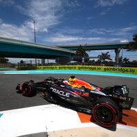 Max Verstappen padrea a los McLaren en Miami con su segunda pole position consecutiva y debacle de Ferrari 