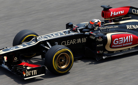 Kimi Räikkönen se sobrepone a las adversidades y logra una meritoria segunda posición