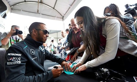 Lewis Hamilton admite que los problemas con los frenos son responsabilidad suya