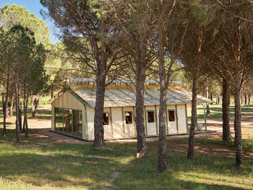 Las casas prefabricadas express no son nuevas. Esta empresa ya lo hacía en el siglo pasado: se montaba en dos horas