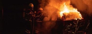 Los incendios por coches mal aparcados en el campo son un clásico del verano. El catalizador tiene la culpa