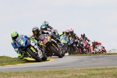 Toni Elías comienza a defender su título en MotoAmerica con un soberbio doblete en Atlanta