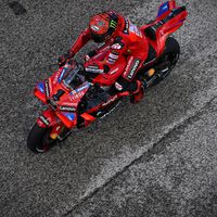 Pecco Bagnaia revienta el récord de Misano, Jorge Martín se cae y Fabio Quartararo hace milagros con su Yamaha 