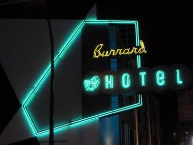 ¿Buscando dónde dormir en Vancouver? The Burrard Hotel 