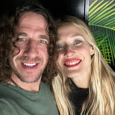 Carles Puyol (48): "Tengo una vida muy tranquila y familiar, es lo que me gusta. Llevo a mis hijas al colegio, hago deporte y salgo con mis perros a la montaña" 